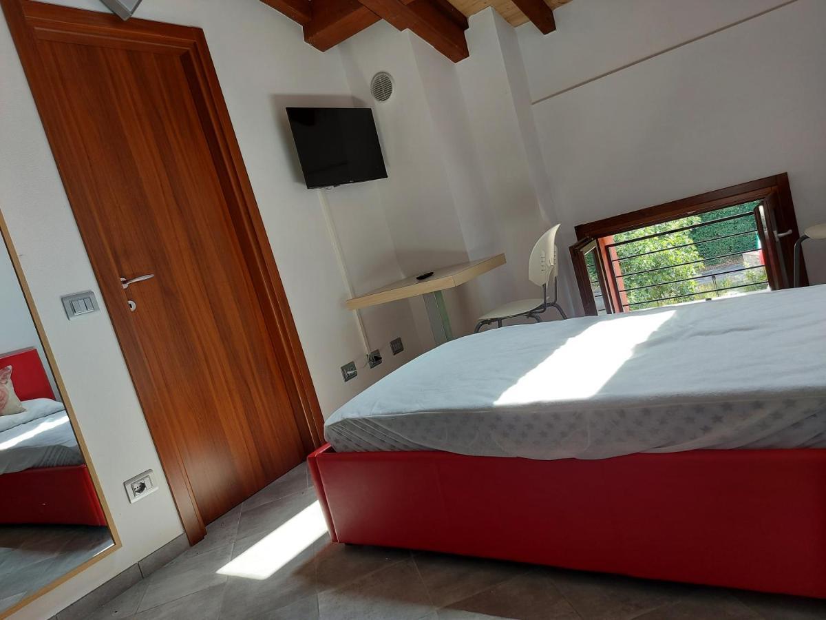 Agriturismo Azienda Agricola Ferrari M.Rita Pozza Екстериор снимка